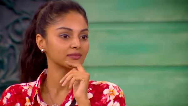 புகார் அளித்த சனம்