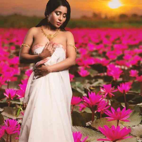ஆடையை கழட்டினாலே