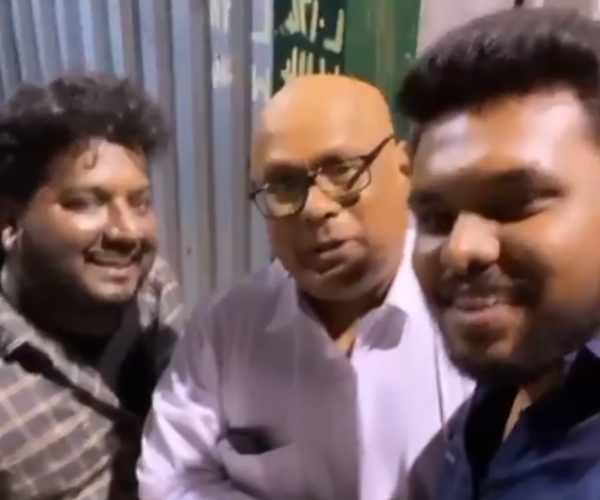 விளாசும் ரசிகர்கள்
