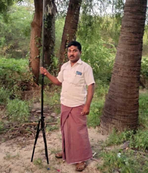 கிண்டலடிக்கும் நெட்டிசன்கள்