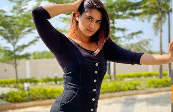 பாலாஜிக்கு மசாஜ்