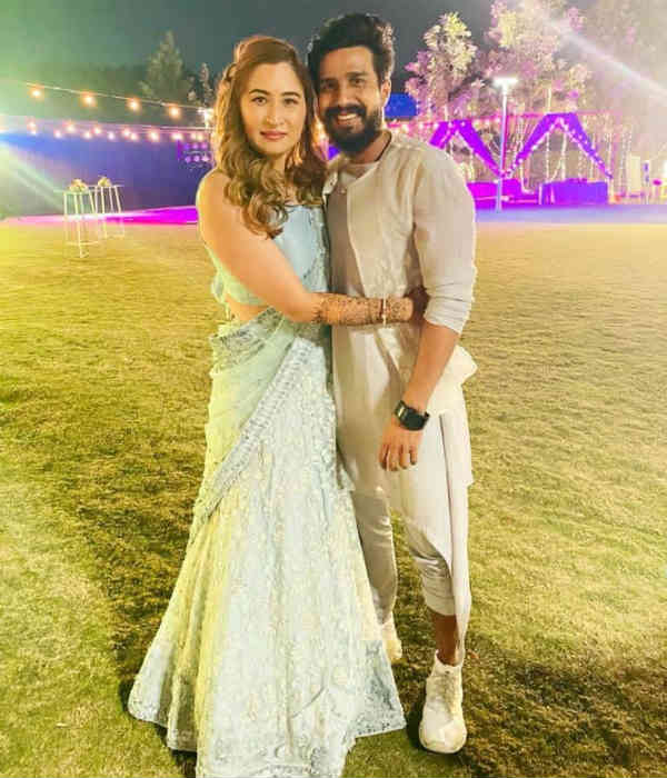 பார்ட்டிகளில் நெருக்கம்