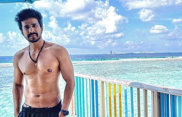 பார்ட்டிகளில் நெருக்கம்