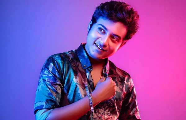 வெளியில் ஒற்றுமை