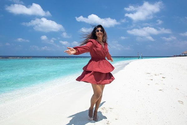 போட்டோக்கள் வீடியோக்கள்