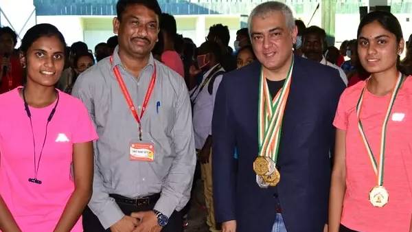 தங்கம் வென்றார்