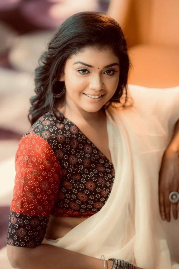 தில்லா நடித்தார்