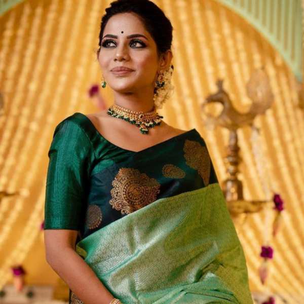 நடுவராக கலந்துகொண்டு