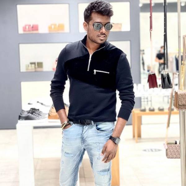 பதான் படத்தில் பிஸி