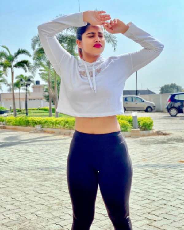 நெட்டிசன்கள் மறுபுறம்