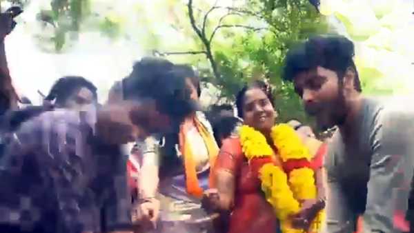 அசத்தல் ஆட்டம்
