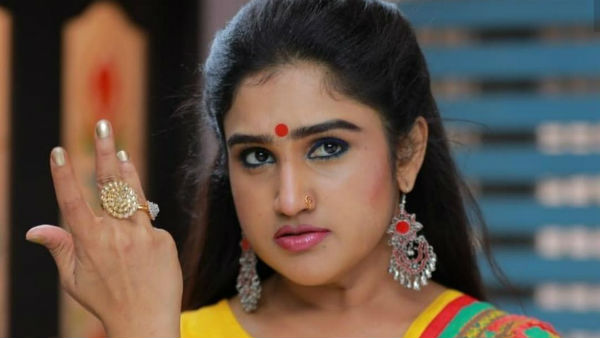 சரக்குடன் போஸ்