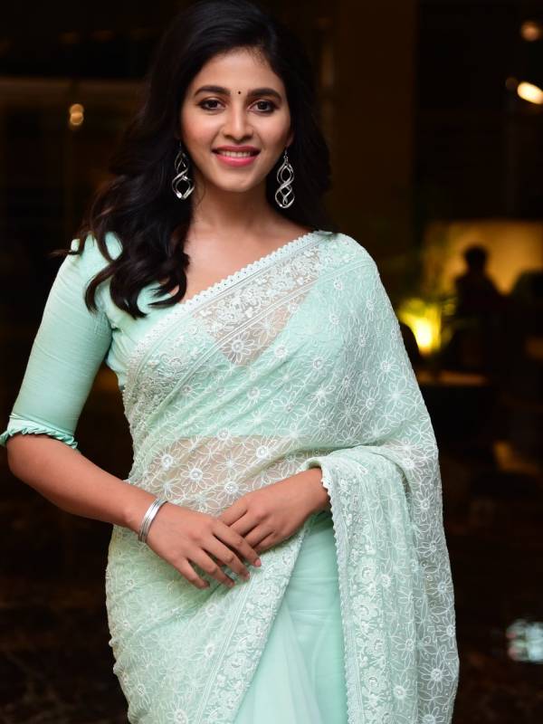 மனங்களை வென்றார்