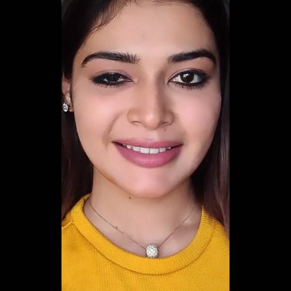 அடக்க ஒடுக்கமாக