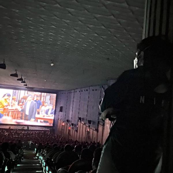 வக்கீல் சாப் படம் பார்த்த நிவேதா
