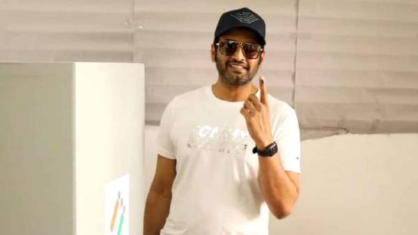 கருணாஸ் குடும்பத்துடன்