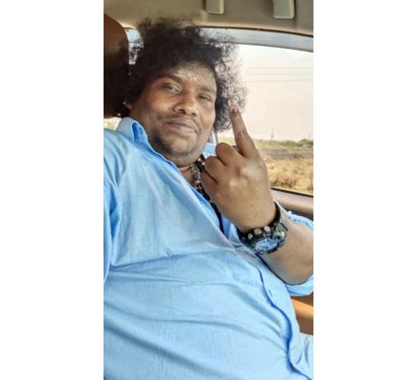 Actors Siddharth,Yogi Babu, Harish Kalyan cast their votes Actors Siddharth,Yogi Babu, Harish Kalyan cast their votes