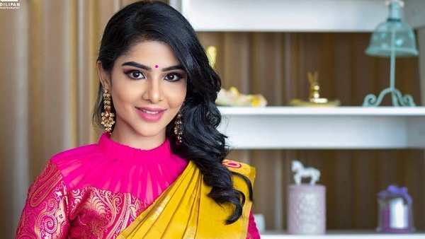 பீல் செய்து கமெண்ட்