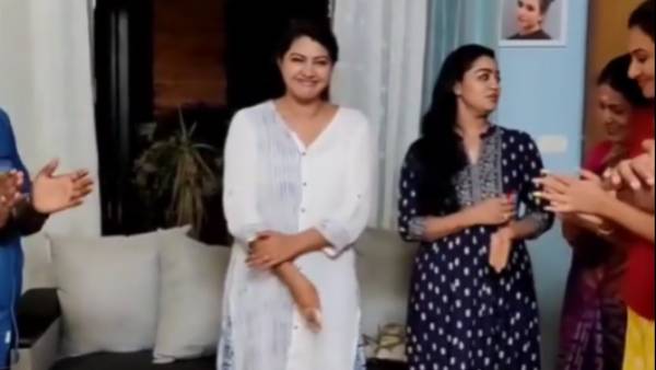 2 சீரியலில் பிஸியாக
