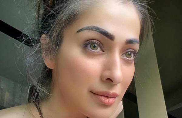 நிச்சயதார்த்த தேதி அறிவிப்பு