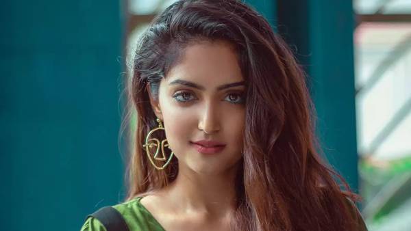 குட்டி பட்டாஸ் நடிகையின் குறும்பு