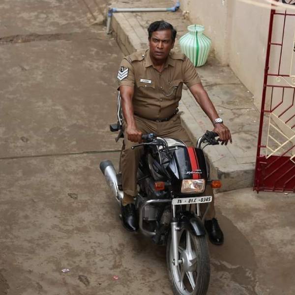 காவல்துறையில் பணிபுரியும்