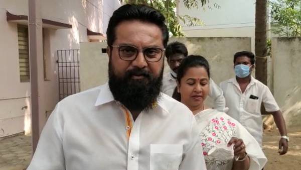 வாக்களித்தார்