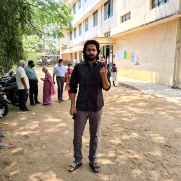Actors Siddharth,Yogi Babu, Harish Kalyan cast their votes Actors Siddharth,Yogi Babu, Harish Kalyan cast their votes