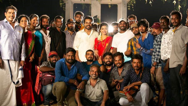 பாடல்களிலும் கதையை