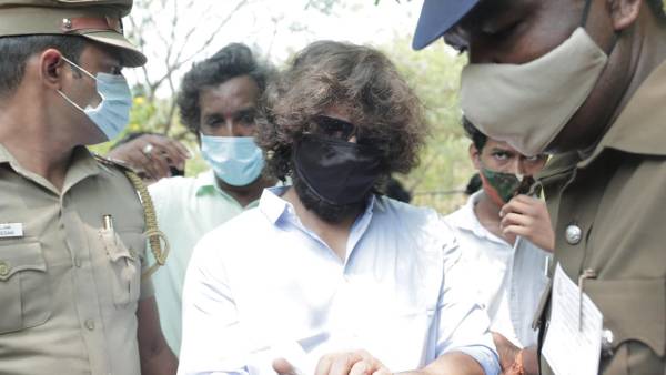 வாக்களித்த விக்ரம்