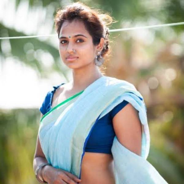 நெருக்கமான படுக்கையறை