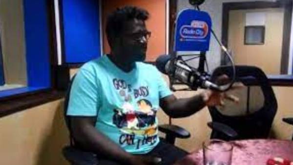 4 நிமிட காதல் கதை