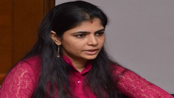 சின்மயி பற்றி அவதூறு கருத்து