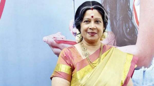 நிவாரண பொருட்கள் வழங்கினார்