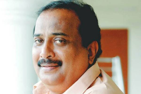 5 படங்கள் இயக்கம்