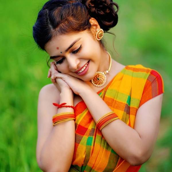 ஃபோட்டோஷுட்டால் பிரபலம்
