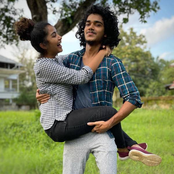 அலேக்கா தூக்கிய தம்பி