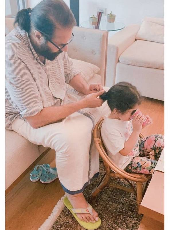 பேத்திக்கு தலைவாரும் மம்முட்டி