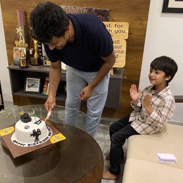 பிரபலங்கள் வாழ்த்து