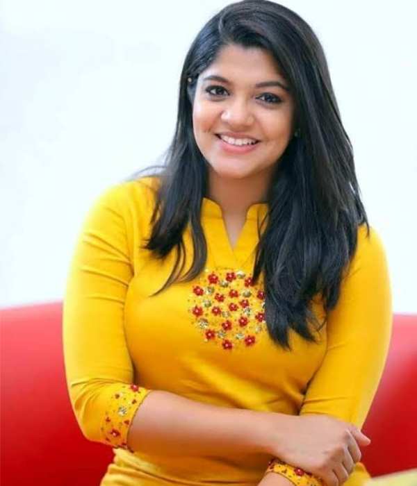 அபர்ணா பாலமுரளி