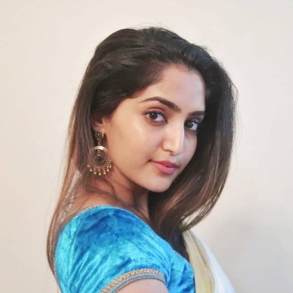 புகைப்படங்கள் வெளியீடு