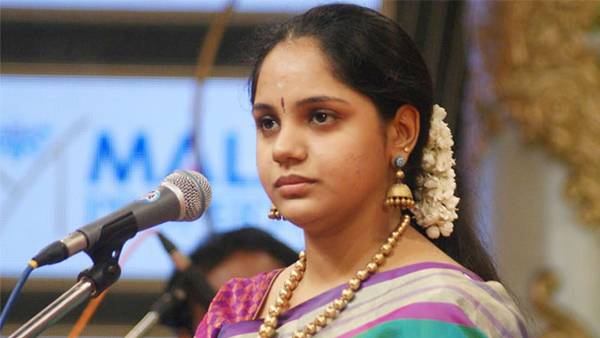 பாடலால் வாழ்த்து