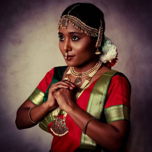 நர்த்தகி