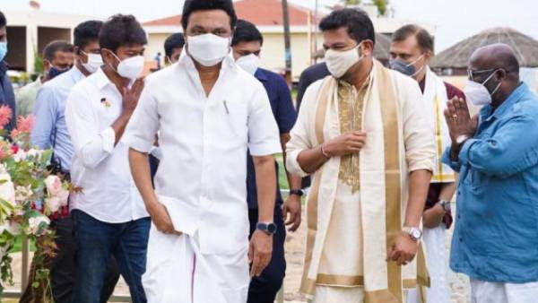 ஃபில்டர் காஃபியை சுவைத்து