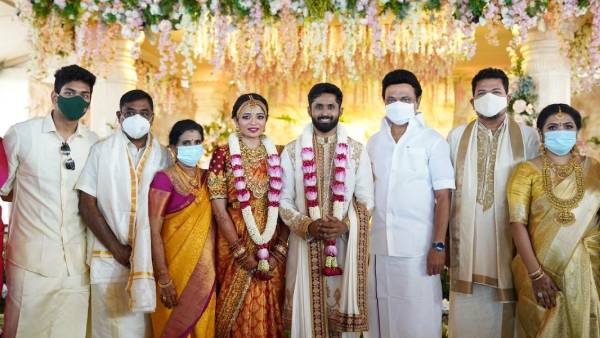 மாஸ்க்குடன் ஸ்டாலின்