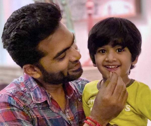 தங்கை மகனுடன் கொஞ்சல்