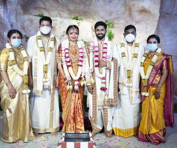 நெருங்கிய உறவினர்கள் மட்டும்