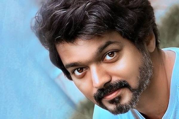 விஜய் வீட்டின் முன்