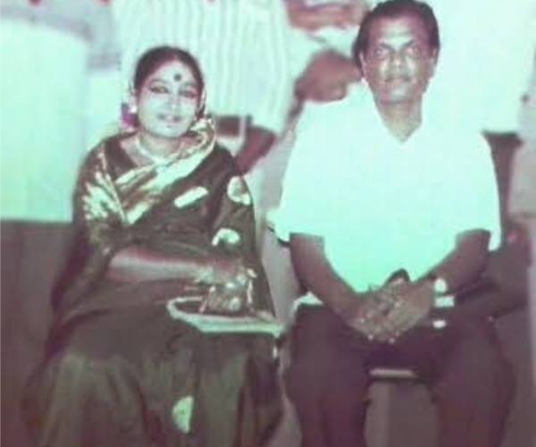 முதல் பாடல்
