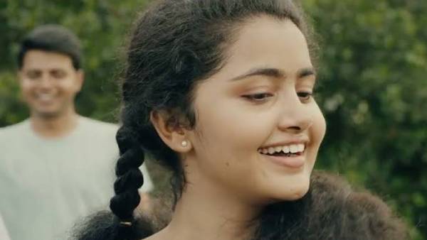 மூன்று கதாநாயகிகளில்